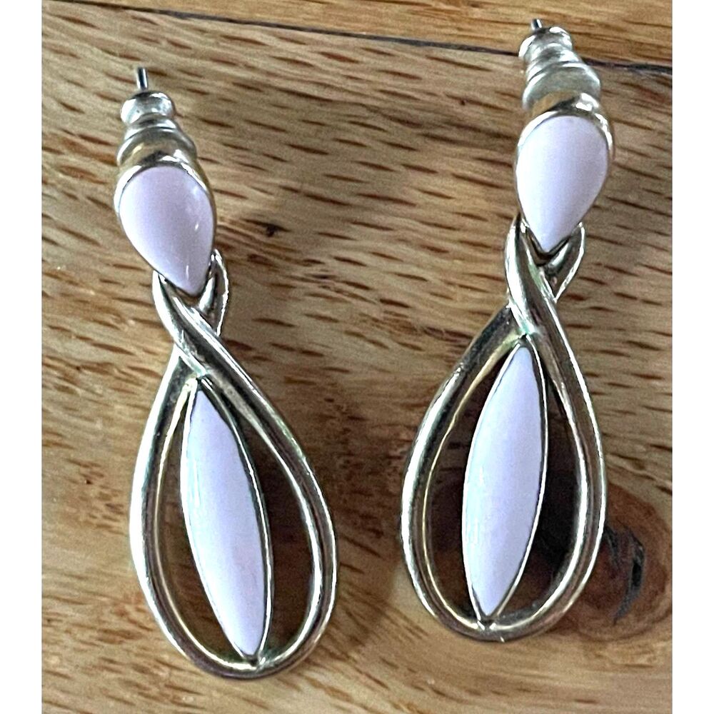 Signed Trifari Gold Tone Pink Enamel Teardrop Dangle Pierced Earrings 1.25"